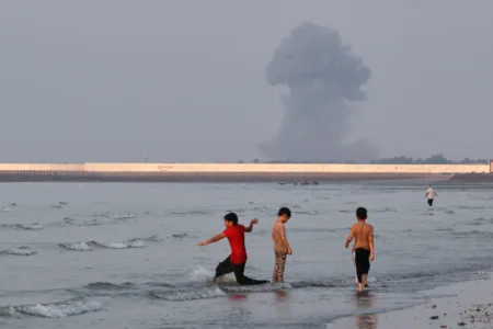Hopes for US-Iran diplomacy still alive as attacks escalate